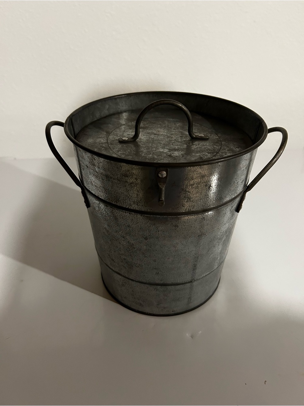 Galvanized Metal ice Bucket with Lid and Handles